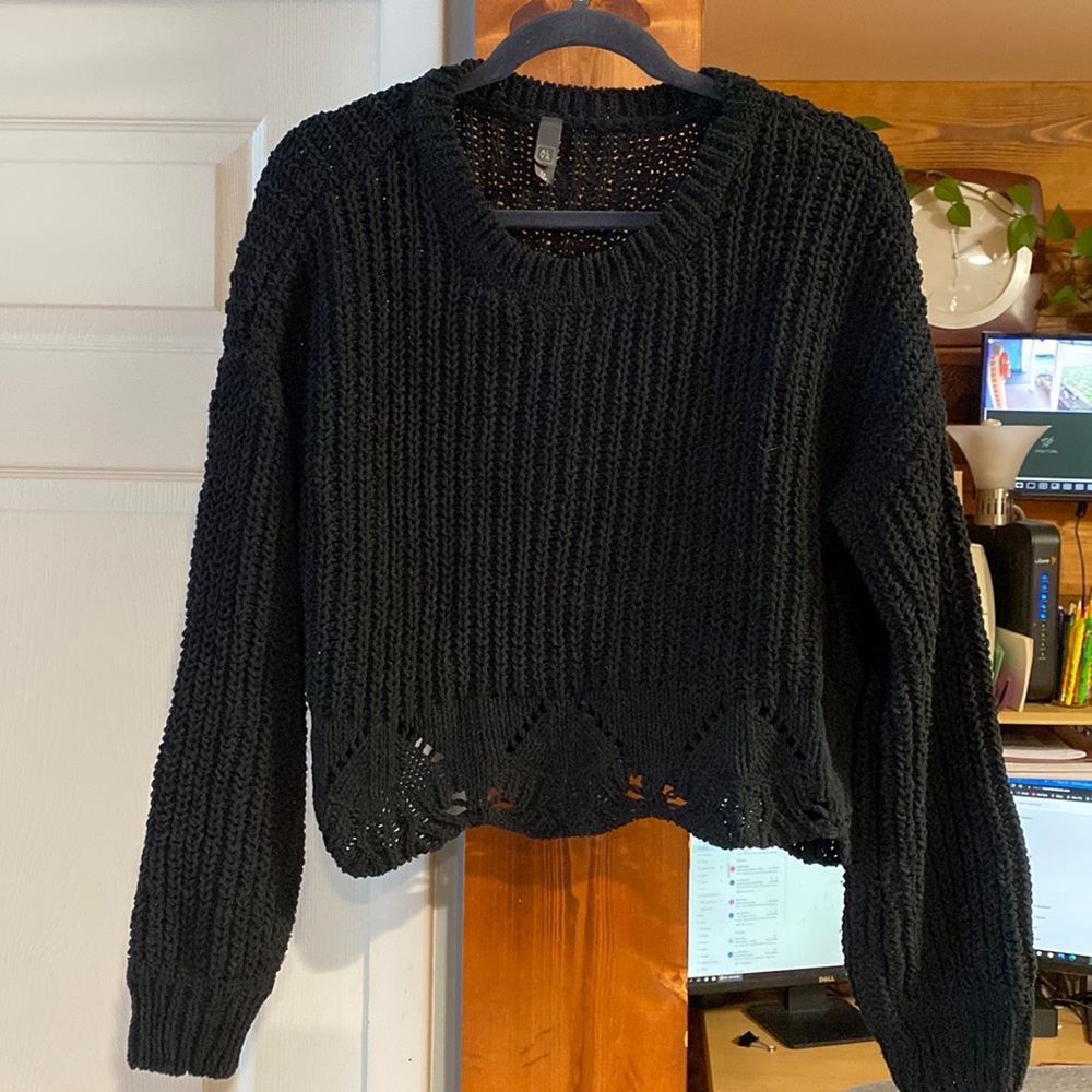 Black cropped sweater